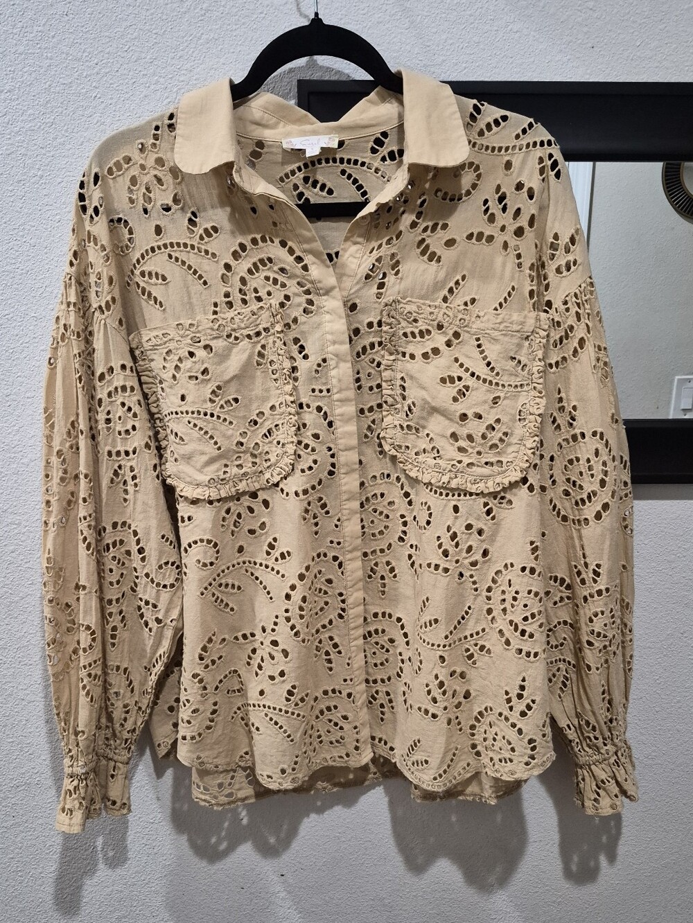🌾 Easel Eyelet Embroidered Button Front Boho Blouse Top Beige Oversized Small
